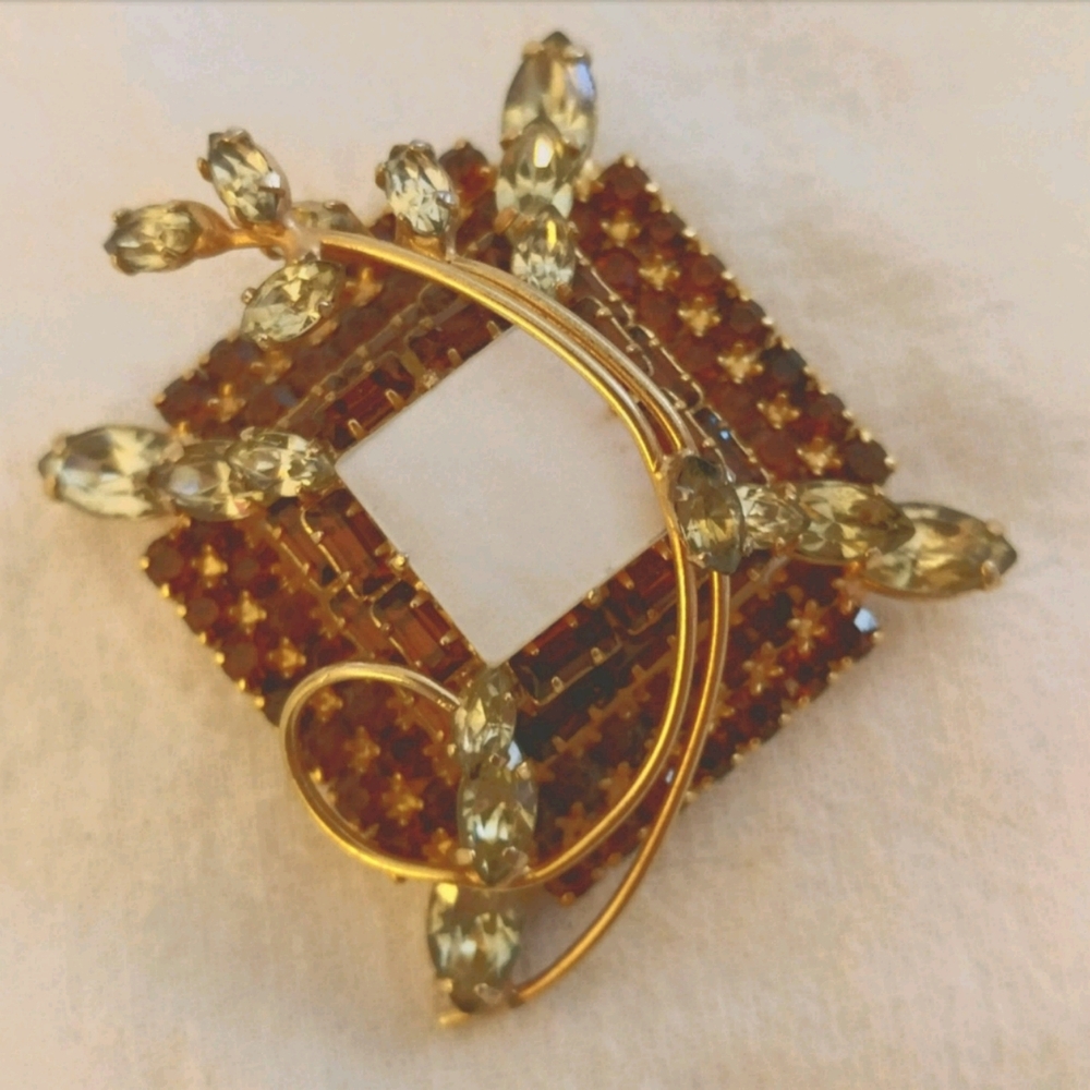 Brooch
